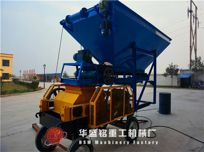 兩臺對輥破碎機(jī)同時發(fā)貨